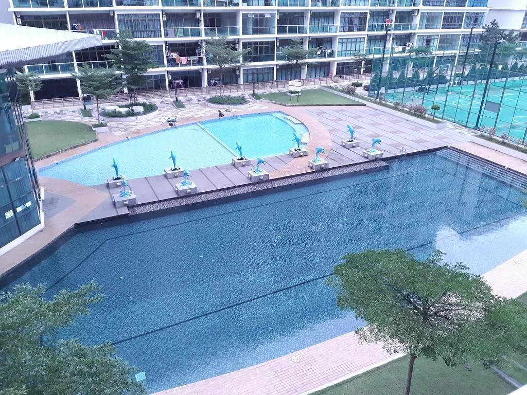 Best Scene/ 5 Pax/ Mount Austin Jb/ Toppen, Ikea Apartment Johor Bahru