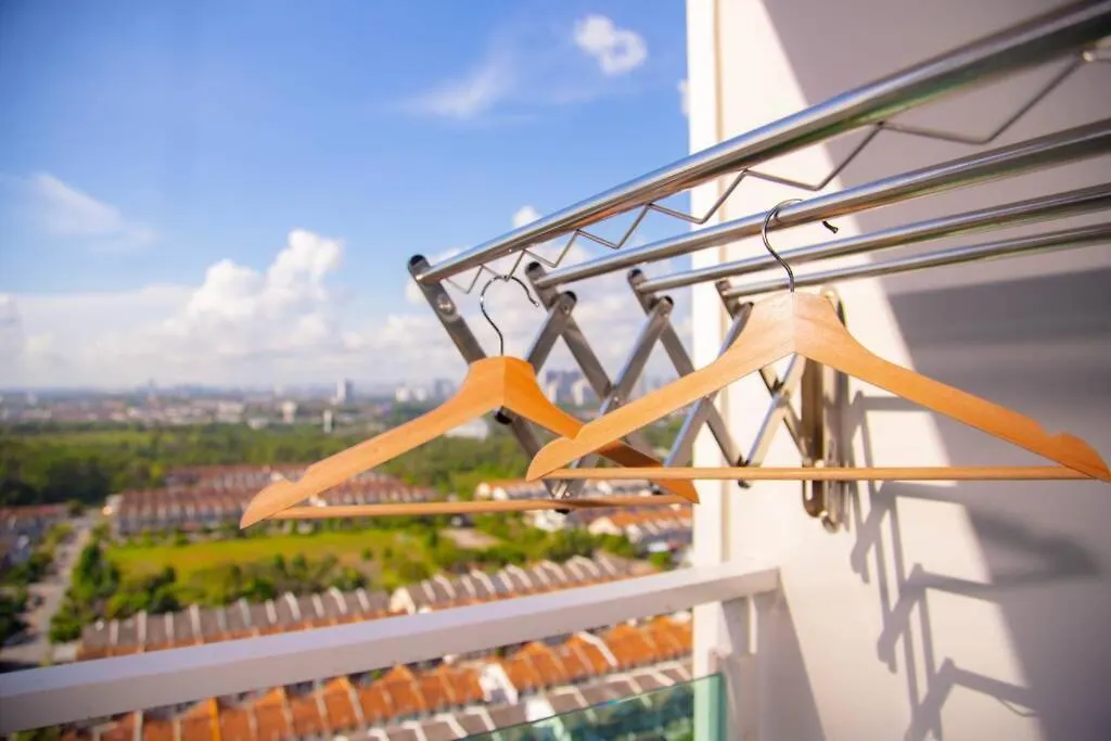 Best Scene/ 5 Pax/ Mount Austin Jb/ Toppen, Ikea Apartment Johor Bahru 0*,  Malaysia