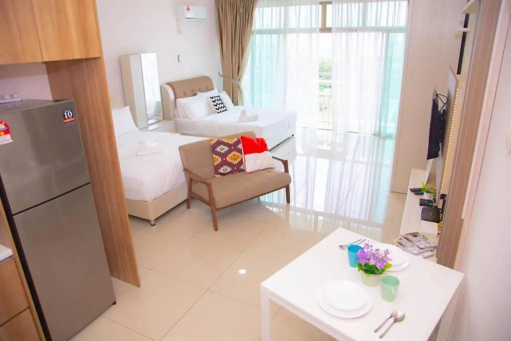 Best Scene/ 5 Pax/ Mount Austin Jb/ Toppen, Ikea Apartment Johor Bahru